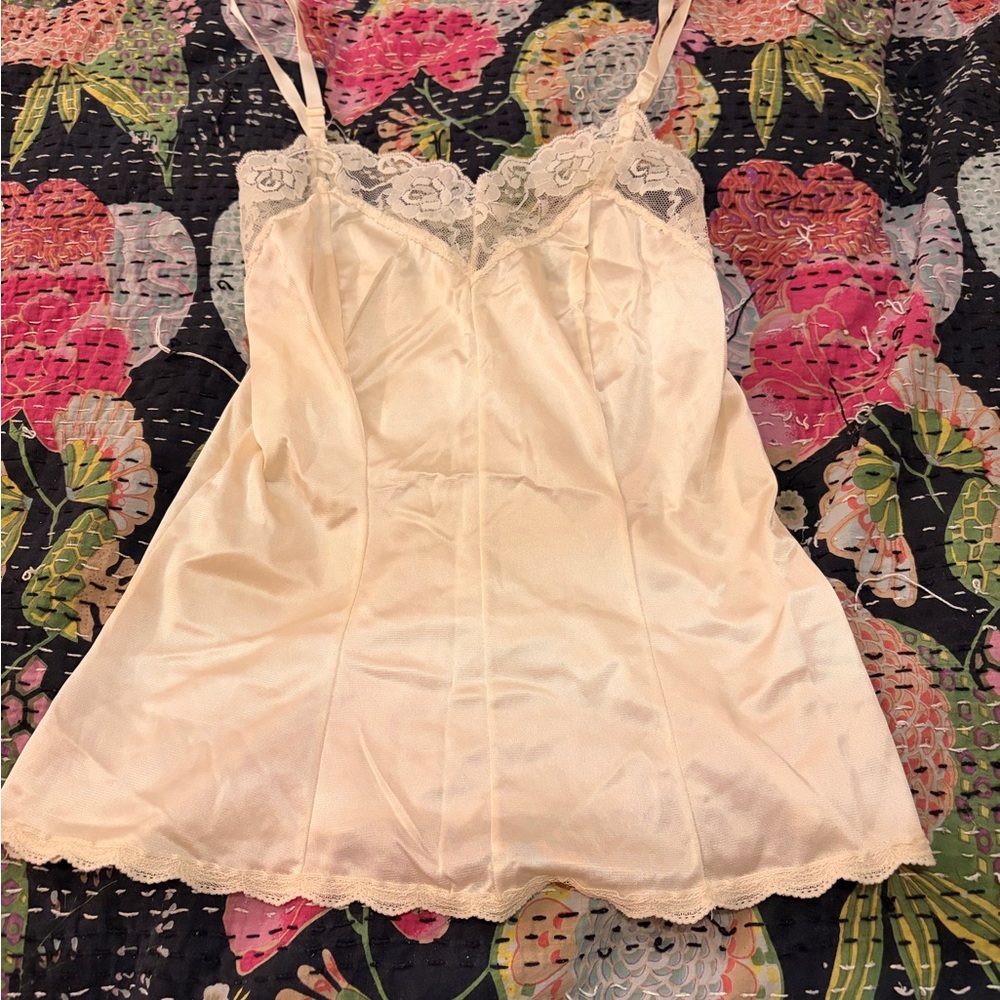 Elegant Cream Lace Trim Chemise